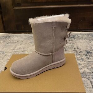 UGG Light Gray Boots with Fur and Bows